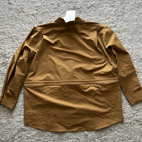 Lululemon Cinch-Waist Stretch Shirt Jacket Medium BOLD BEIGE - Picture 7 of 7